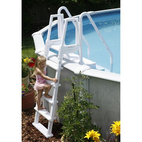 Above ground swimming pool ladder with removable safety entry ladder