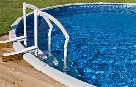 Custom Inground Pool Steps made of Concrete, Steel, or Polymer