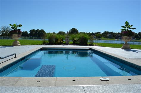 44 Affordable Small Swimming Pools Design Ideas That Looks Elegant ZYHOMY