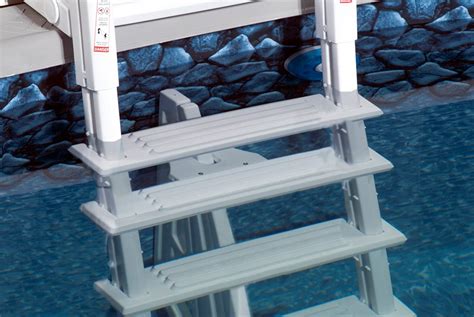 What Are The Best In Pool Ladders For Heavy People? For Big & Heavy