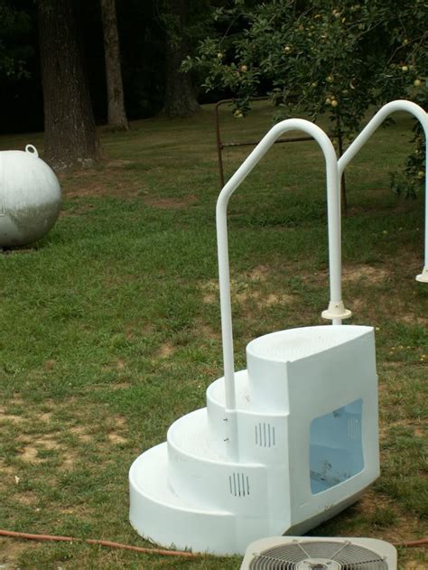 Splash NE100BL Wedding Cake Step for Above Ground Pools in Blue