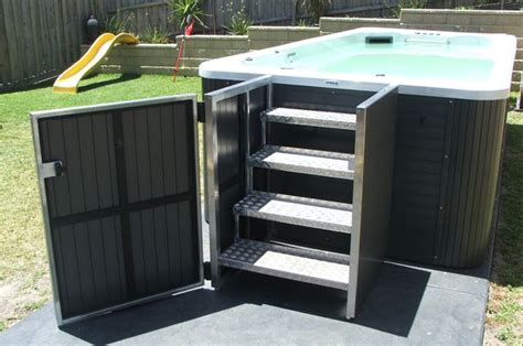 Wellis Swim spa step Spa accessory