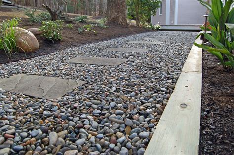 Diy Gravel Driveway Edging / How to Make a Gravel Driveway Bob Vila
